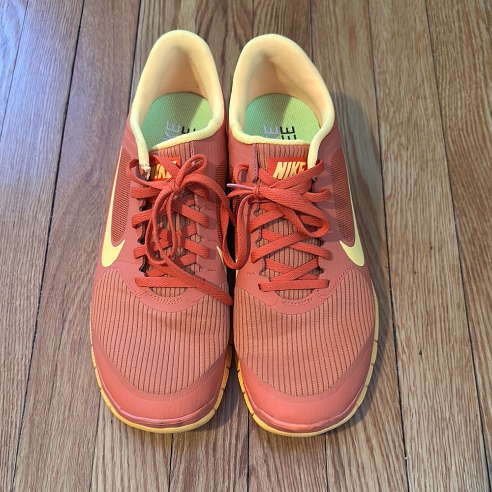 Nike Free 4.0 V3 Athletic Shoes